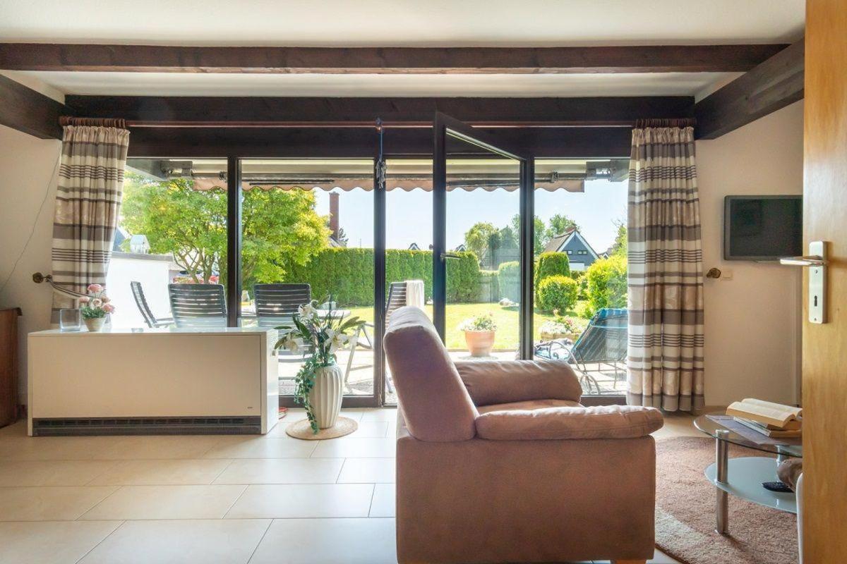 Am-Hohen-Ufer-Reetdach-Haus-Ocean-Breeze-136 Villa Grossenbrode Bagian luar foto
