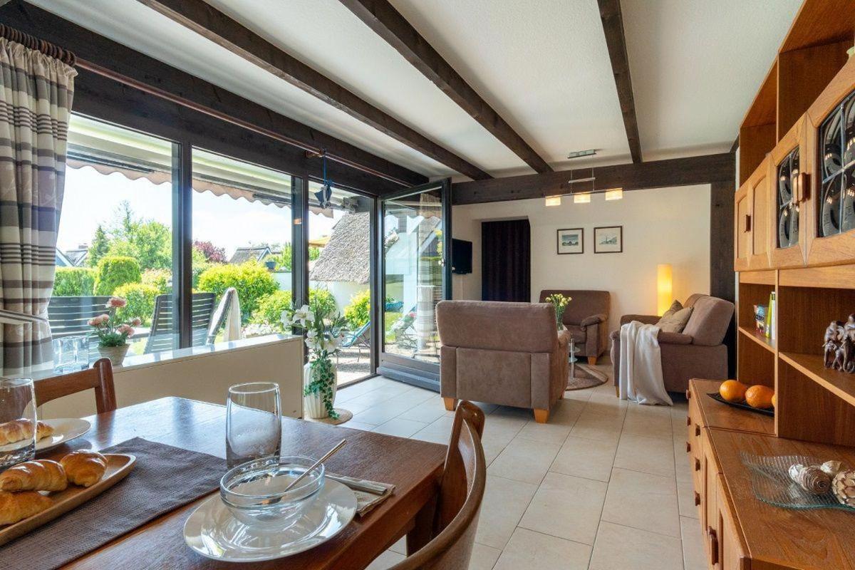 Am-Hohen-Ufer-Reetdach-Haus-Ocean-Breeze-136 Villa Grossenbrode Bagian luar foto
