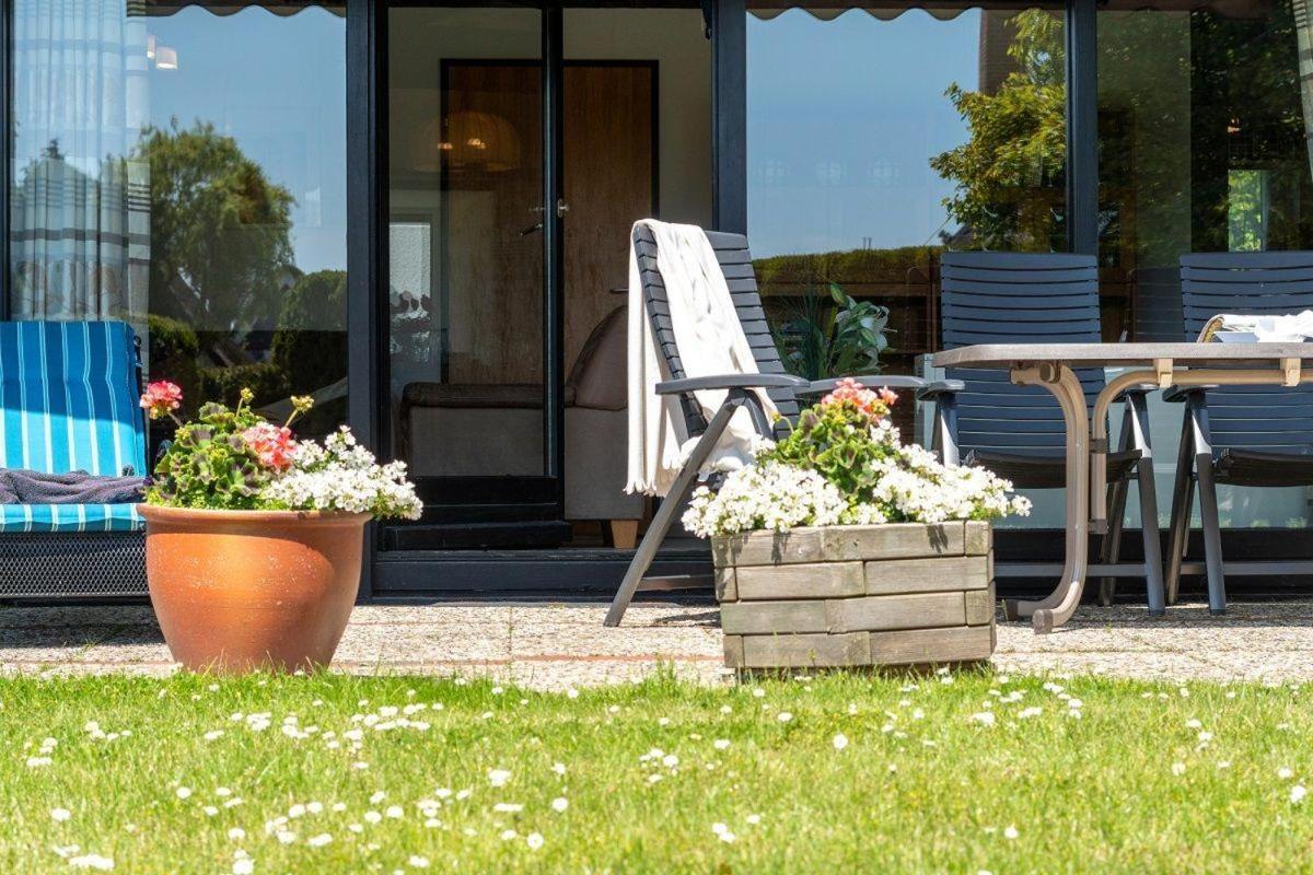 Am-Hohen-Ufer-Reetdach-Haus-Ocean-Breeze-136 Villa Grossenbrode Bagian luar foto